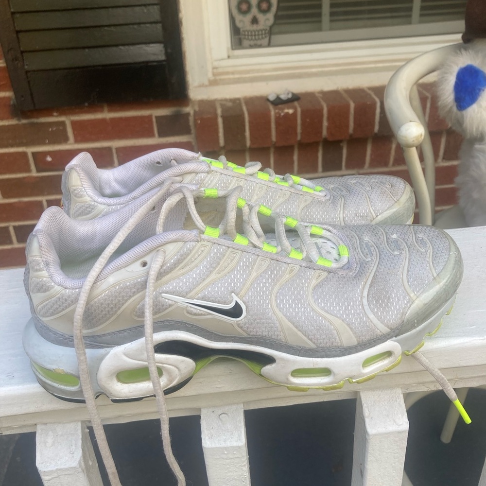 Nike Silver and Lime Green Athletic Shoes